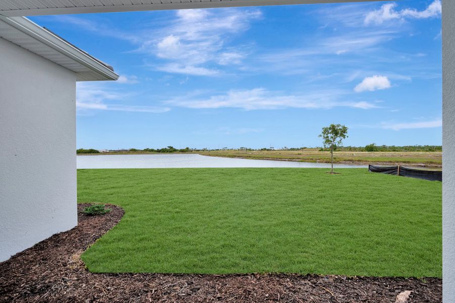 Exterior details and patio area of a home in Palmera Wellen Park - Classic Series, Venice (Image 3).