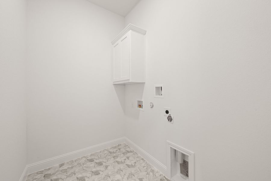 Spacious, unfurnished interior of a new home in Sheppard's Place, Waxahachie (Image 17).