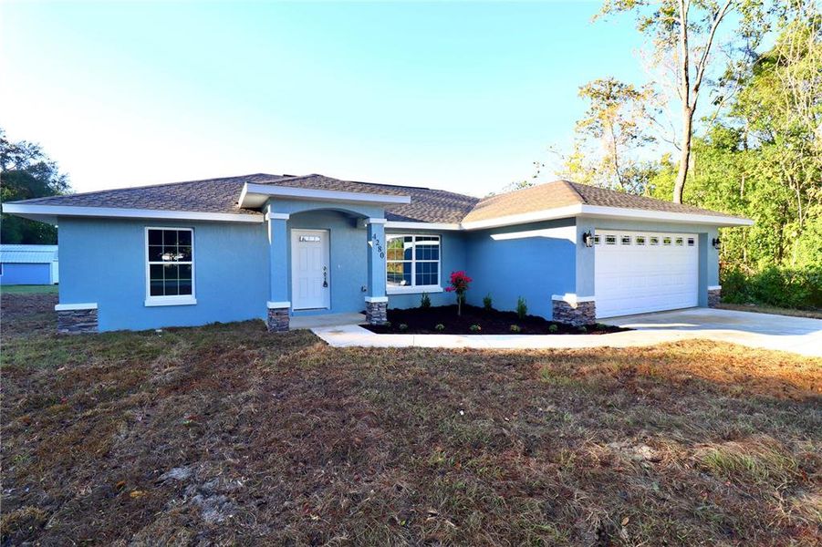 Exterior details and patio area of a home in , Summerfield (Image 15).