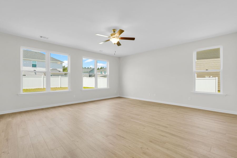 Spacious, unfurnished interior of a new home in Camden Crossing, Savannah (Image 19).