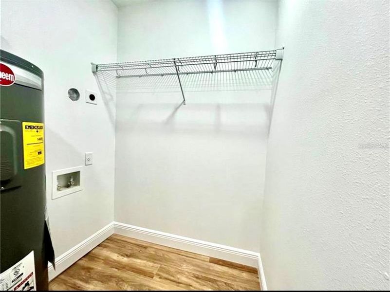 Spacious, unfurnished interior of a new home in , Tampa (Image 14).