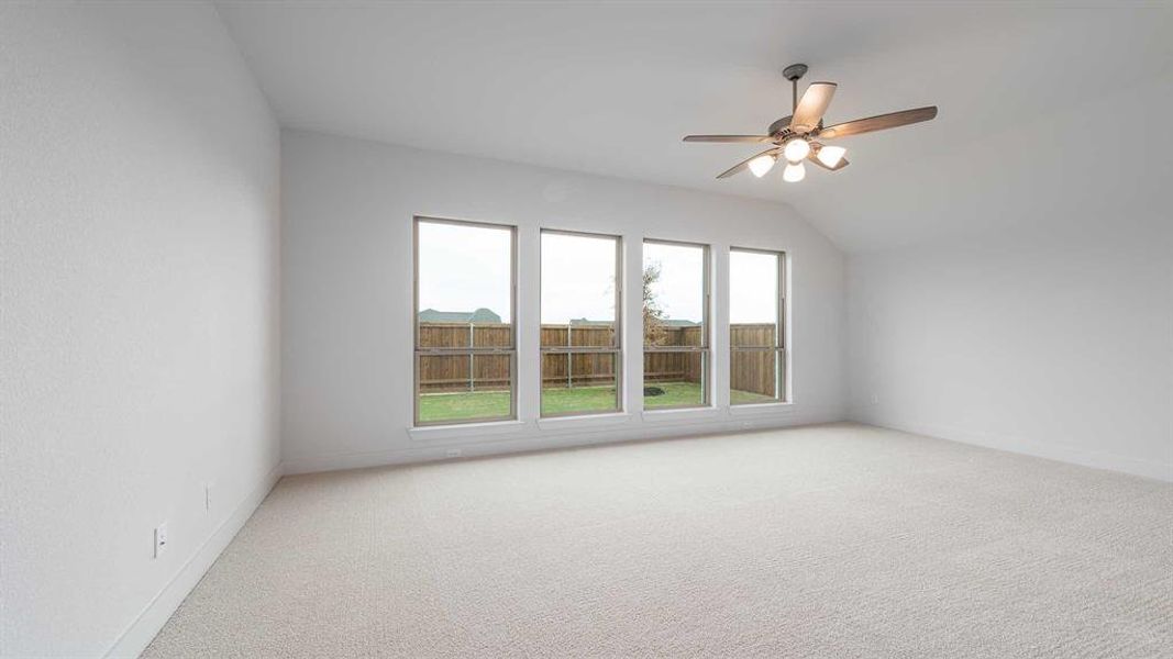 Spacious, unfurnished interior of a new home in Myrtle Creek 60', Waxahachie (Image 14). Spacious, unfurnished interior of a new home in Myrtle Creek 60', Waxahachie (Image 14).