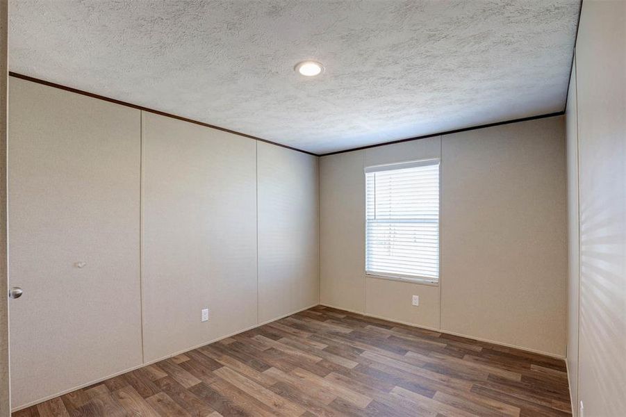 Spacious, unfurnished interior of a new home in , Newark (Image 19).