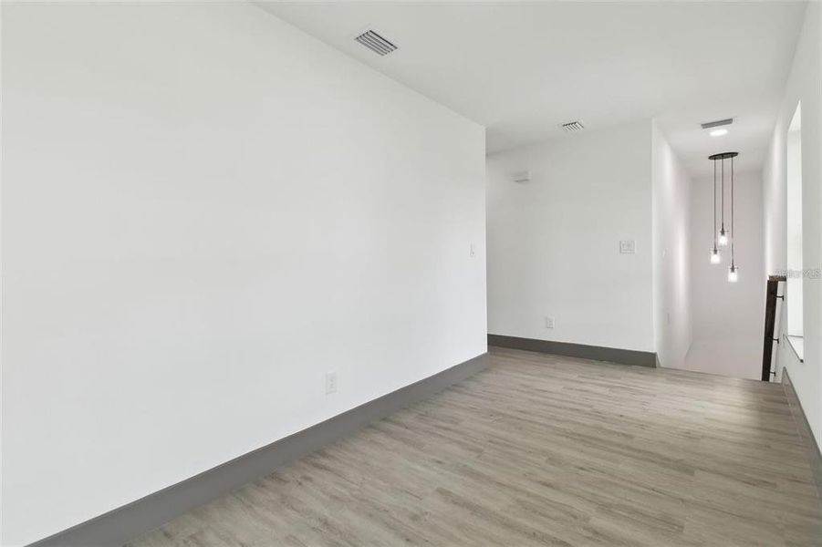 Spacious, unfurnished interior of a new home in , Tampa (Image 27).