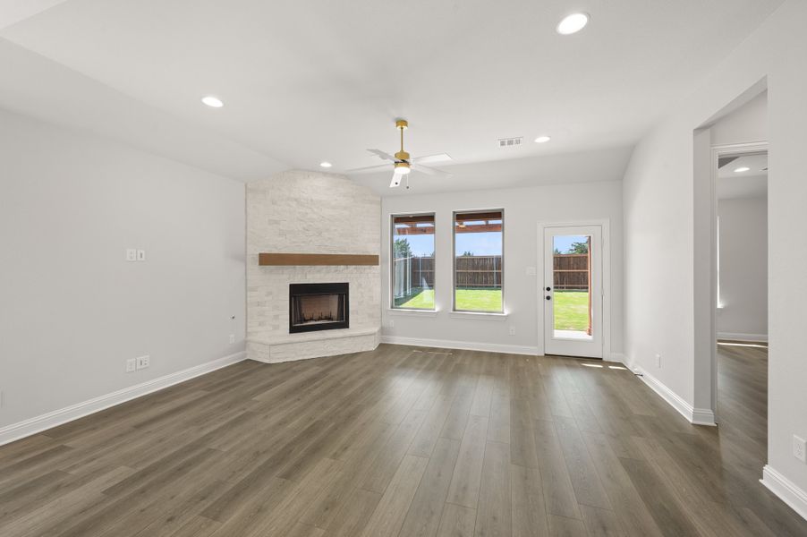Spacious, unfurnished interior of a new home in Bridgewater, Midlothian (Image 25).