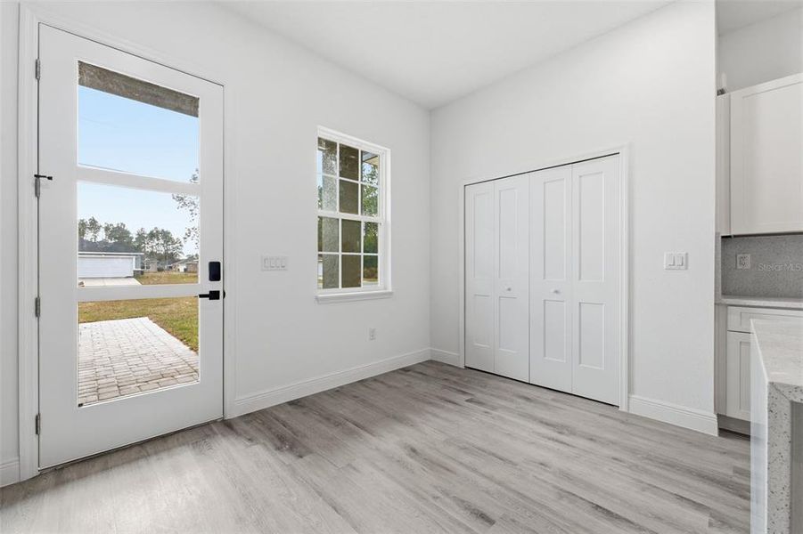 Spacious, unfurnished interior of a new home in , Ocala (Image 30).