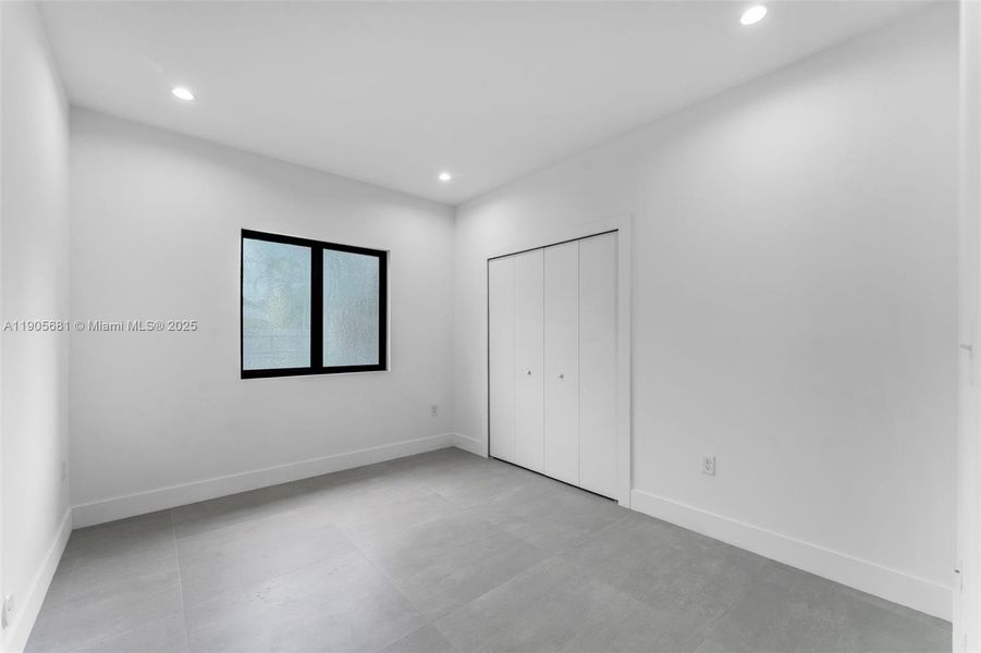 Spacious, unfurnished interior of a new home in , Miami (Image 13).