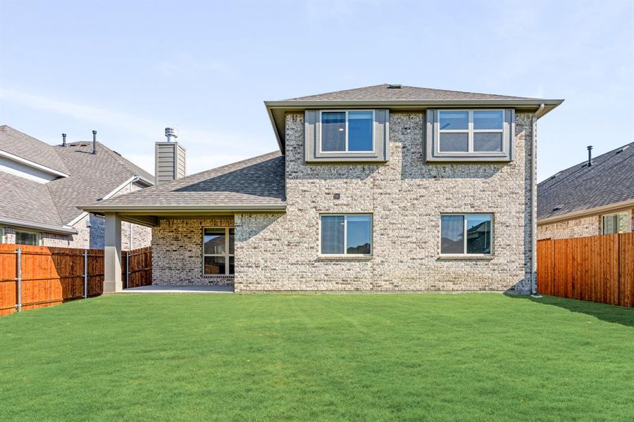 Exterior details and patio area of a home in Eagle Glen 50, Alvarado (Image 4). Exterior details and patio area of a home in Eagle Glen 50, Alvarado (Image 4).