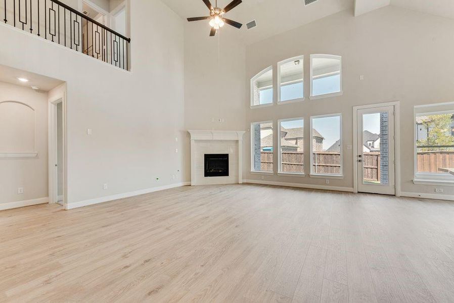 Spacious, unfurnished interior of a new home in South Pointe, Mansfield (Image 33).