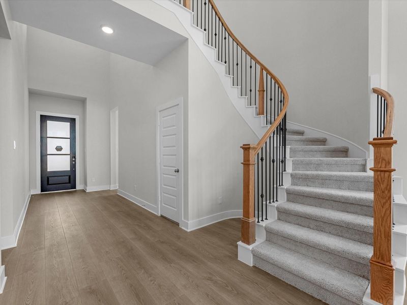 Spacious, unfurnished interior of a new home in Jubilee 50′, Hockley (Image 11).