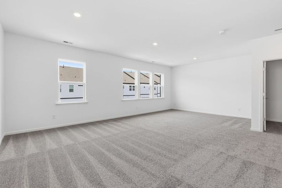 Spacious, unfurnished interior of a new home in Ridge at Sugar Creek, Indian Land (Image 11).