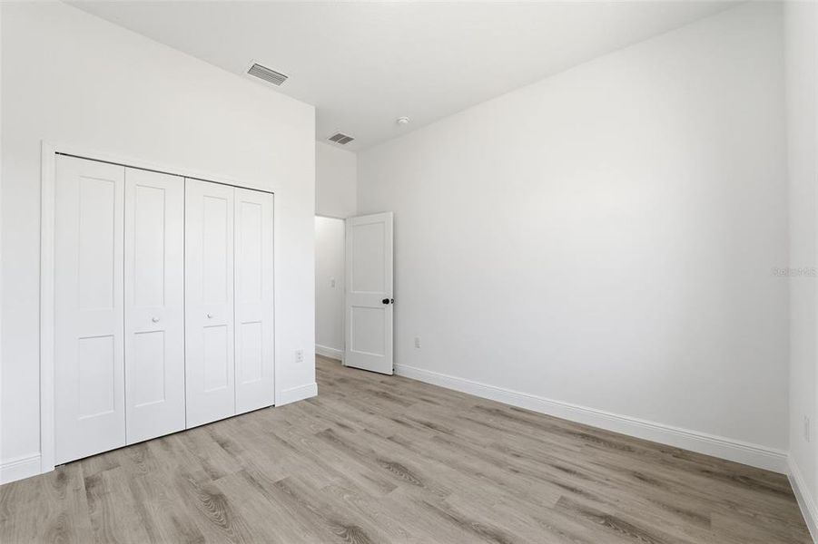 Spacious, unfurnished interior of a new home in , Ocala (Image 26).