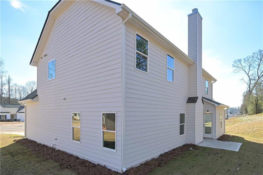 Exterior details and patio area of a home in , Villa Rica (Image 3).