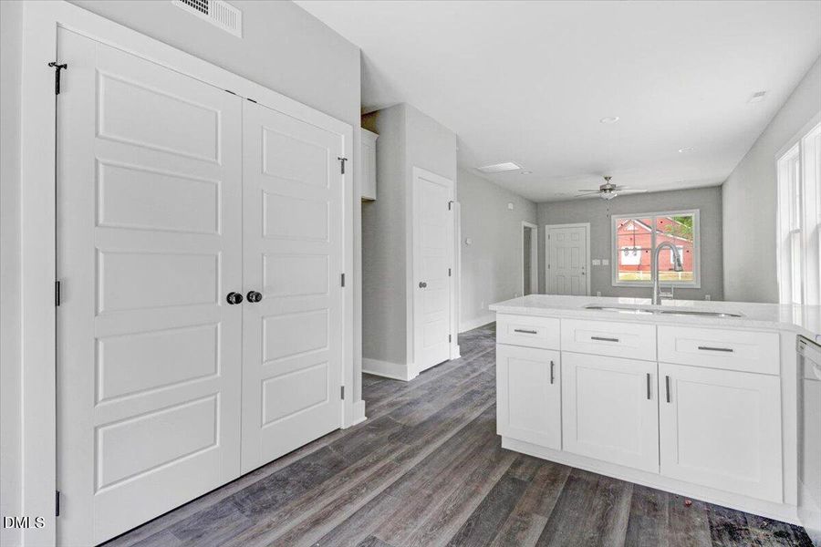 26-601 West Main St-26 26-601 West Main St-26