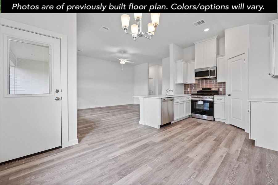 Furnished interior view inside a new home in Grand Oaks Reserve, Cleveland (Image 14). Furnished interior view inside a new home in Grand Oaks Reserve, Cleveland (Image 14).