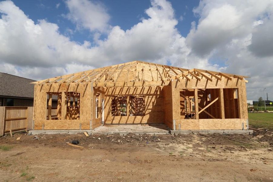 Let us show you how our advanced framing techniques have stood the test of time and allow more insulation for a quieter and more energy efficient home. Let us show you how our advanced framing techniques have stood the test of time and allow more insulation for a quieter and more energy efficient home.