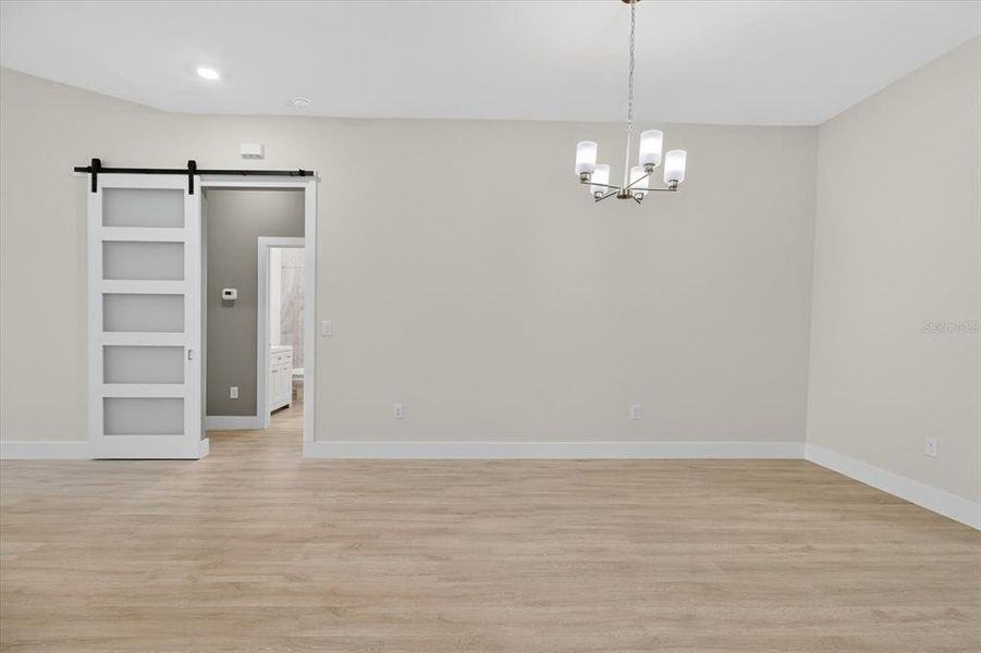 Spacious, unfurnished interior of a new home in , Tarpon Springs (Image 39).