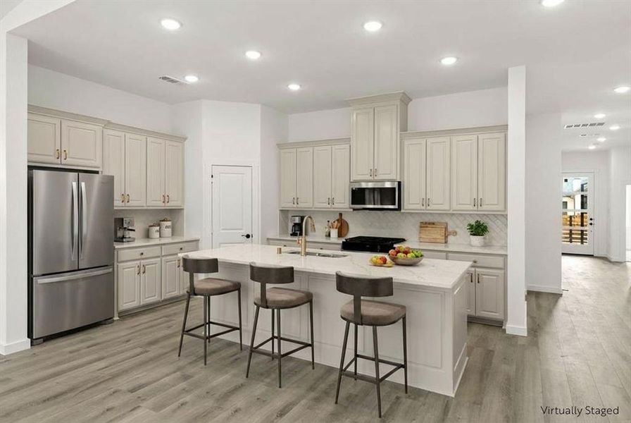 510 Sherwood kitchen vs Sequoia