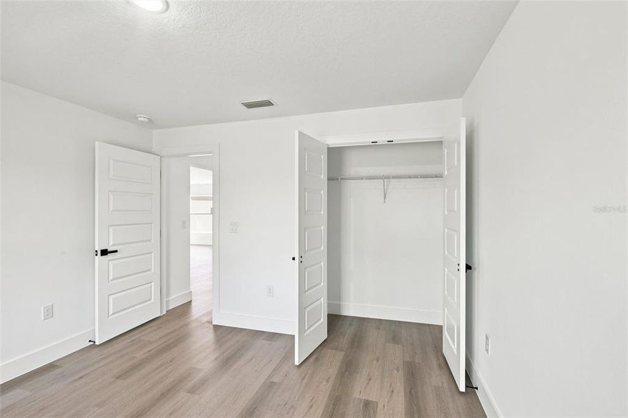 Spacious, unfurnished interior of a new home in , Sebring (Image 13).