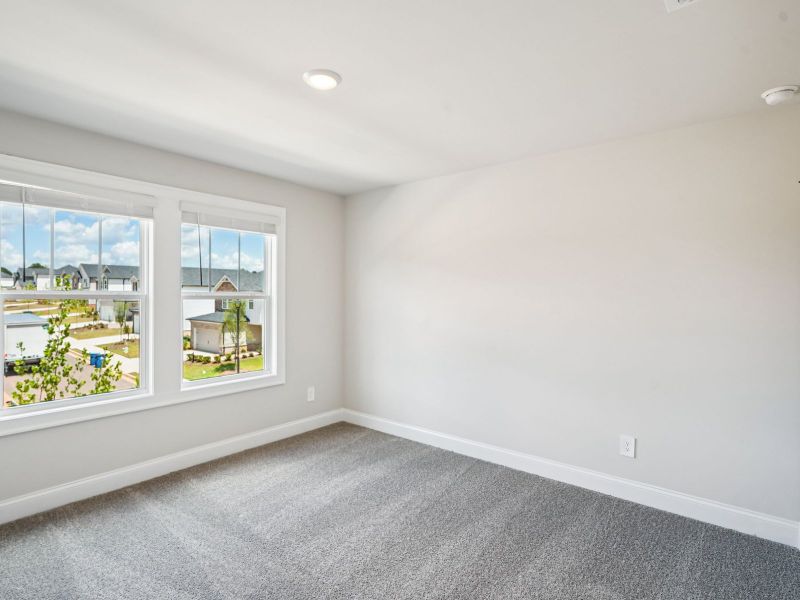 Spacious, unfurnished interior of a new home in Martin Springs - Estate Series, Lawrenceville (Image 18).