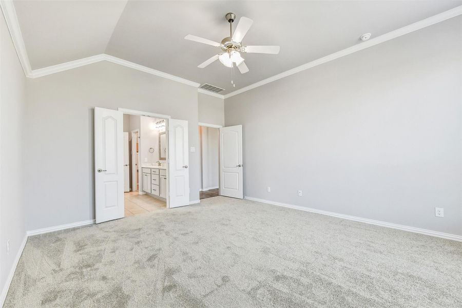 Spacious, unfurnished interior of a new home in Lago Mar 40' at Lago Mar, Texas City (Image 16). Spacious, unfurnished interior of a new home in Lago Mar 40' at Lago Mar, Texas City (Image 16).