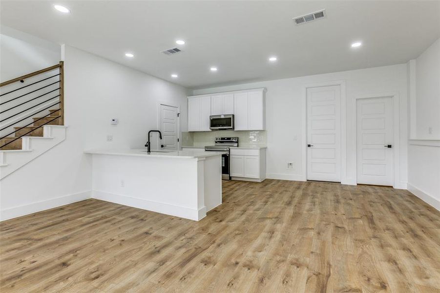 Image 36 of a home in .