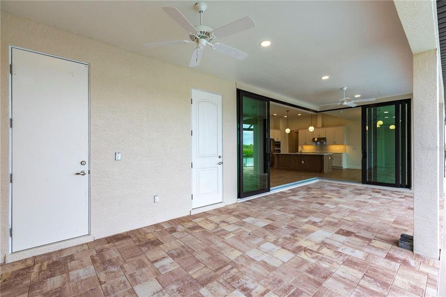 Spacious, unfurnished interior of a new home in , Port Charlotte (Image 37).
