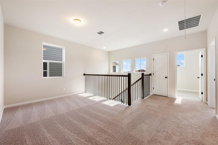 Representative images and renderings are for illustrative purposes. Actual structural options and design finishes of home may vary.
