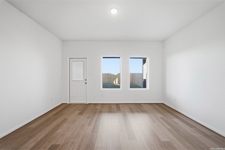 Spacious, unfurnished interior of a new home in Garden Grove, San Antonio (Image 24).