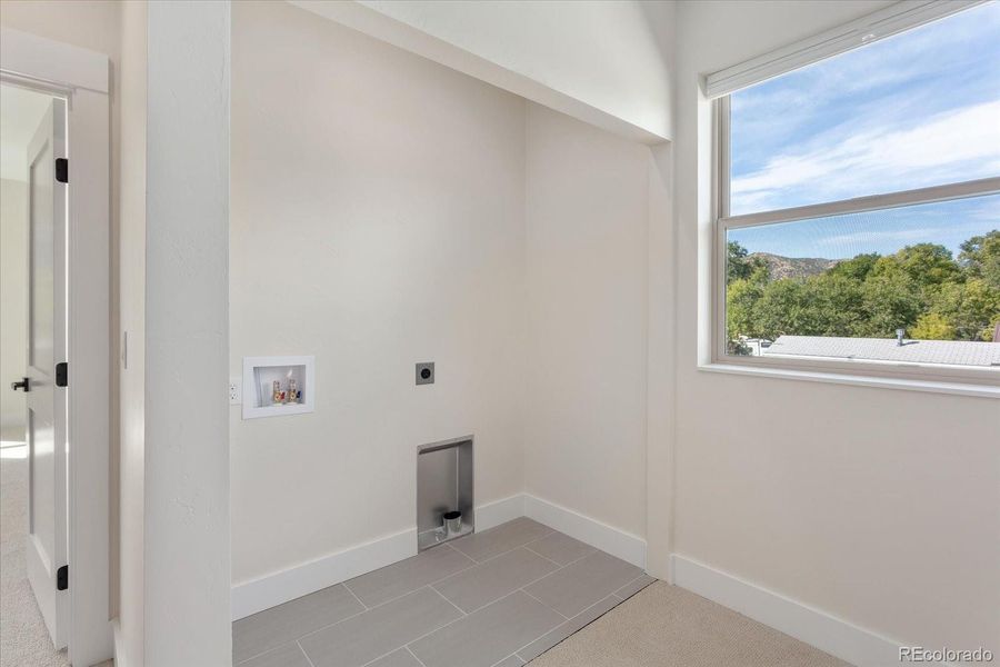 Spacious, unfurnished interior of a new home in , Poncha Springs (Image 32).