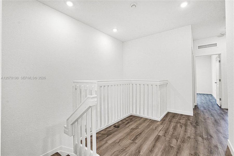 Spacious, unfurnished interior of a new home in , Miami (Image 83).