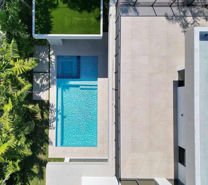 Exterior details and patio area of a home in , Miami (Image 3).
