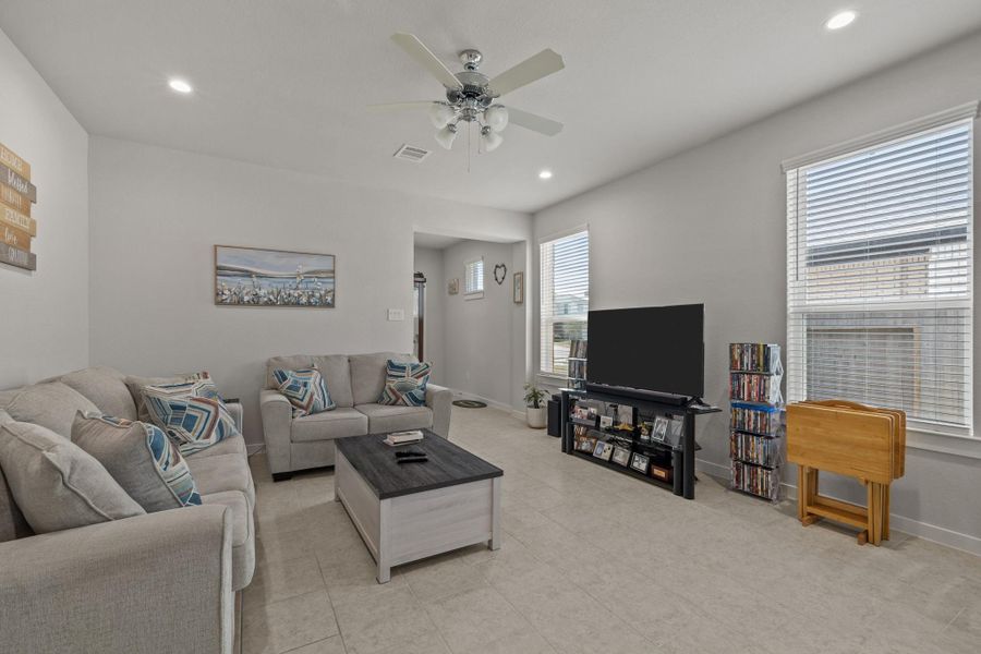Furnished interior view inside a new home in , Iowa Colony (Image 11).
