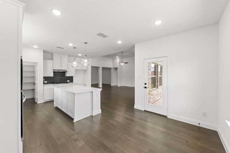 Furnished interior view inside a new home in River Ranch, Van Alstyne (Image 8).