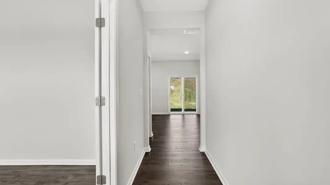 Spacious, unfurnished interior of a new home in Russell Place, Spartanburg (Image 16).