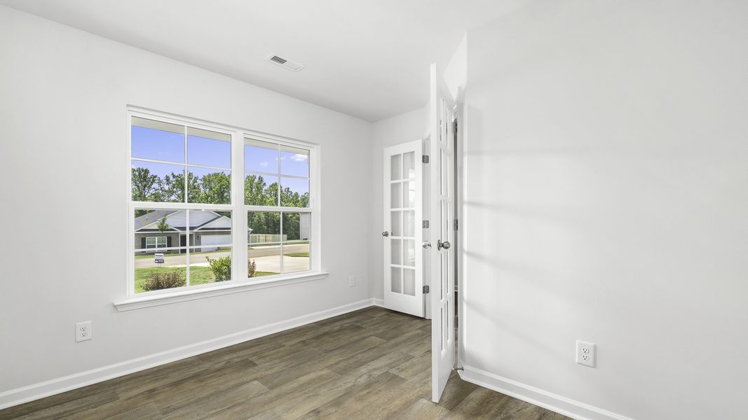 Spacious, unfurnished interior of a new home in English Farm, Archdale (Image 10).