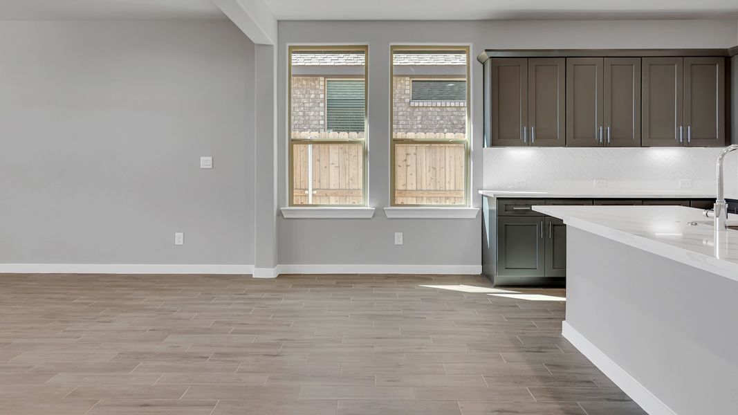 Spacious, unfurnished interior of a new home in Northwest Passage, Midland (Image 9). Spacious, unfurnished interior of a new home in Northwest Passage, Midland (Image 9).