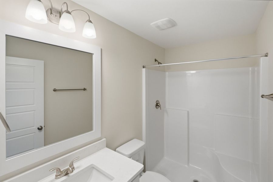 Furnished interior view inside a new home in Sidbury Landing, Wilmington (Image 7).