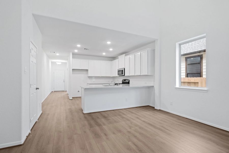Sample product photo. Actual exterior and interior selections may vary by homesite. Photo may be virtually staged.