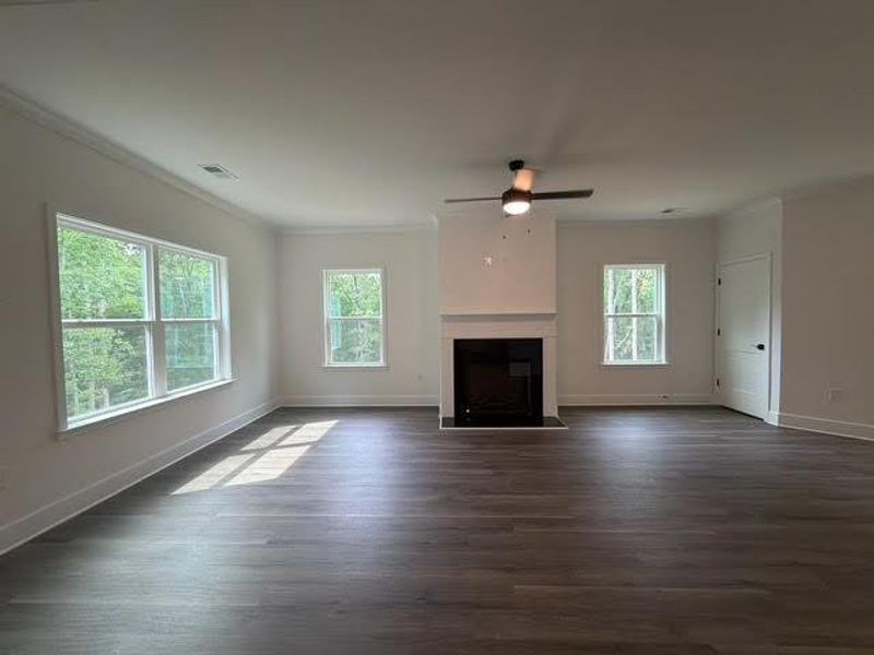 Spacious, unfurnished interior of a new home in Tuscany Hills, Douglasville (Image 27).