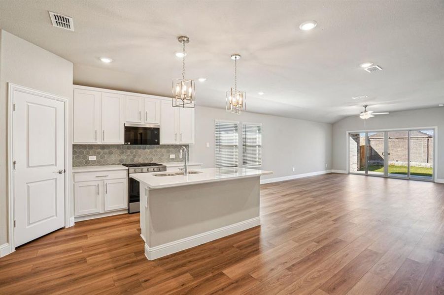 Furnished interior view inside a new home in Stonehaven, Seagoville (Image 15).