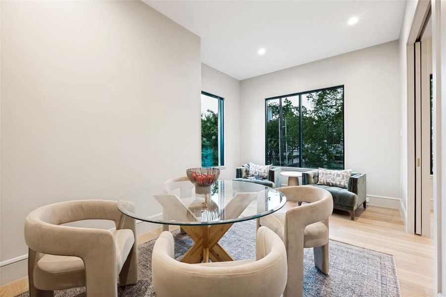 Furnished interior view inside a new home in , Dallas (Image 30).