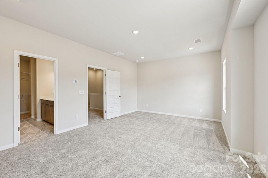 Spacious, unfurnished interior of a new home in Ruby Dixon Crossing, Gastonia (Image 15).