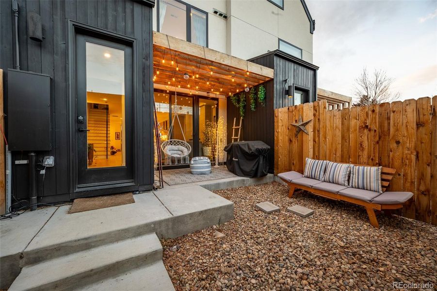 Private outdoor space Private outdoor space