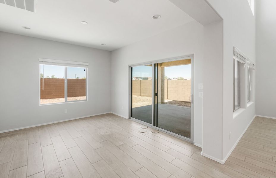 Spacious, unfurnished interior of a new home in Parkside at Anthem at Merrill Ranch, Florence (Image 20).
