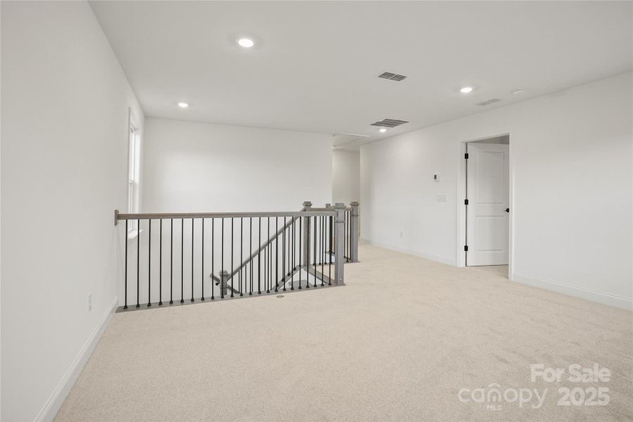 Spacious, unfurnished interior of a new home in Forest Creek, Waxhaw (Image 14).