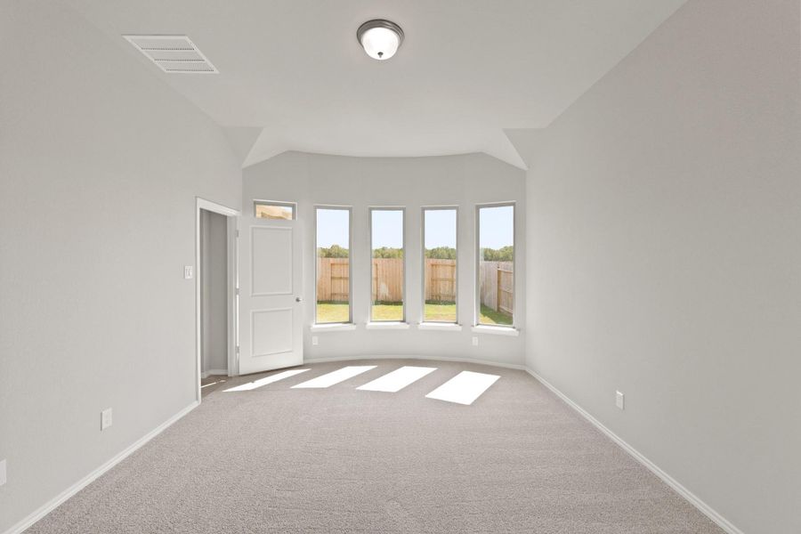 Spacious, unfurnished interior of a new home in The Trails, New Caney (Image 18).