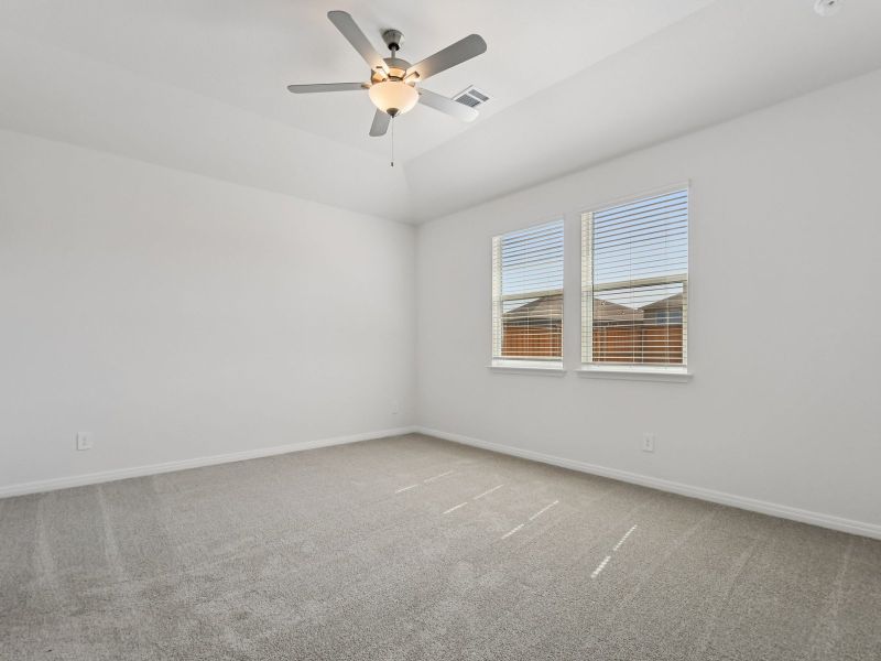 Spacious, unfurnished interior of a new home in Prairie Winds - Executive Collection, Hutto (Image 9).