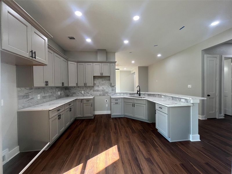 28811 Champion Oaks kitchen 28811 Champion Oaks kitchen