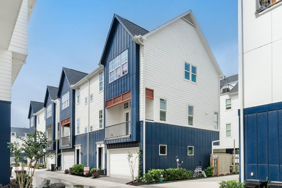 Such a presence!  Great corner unit letting all of the light in!